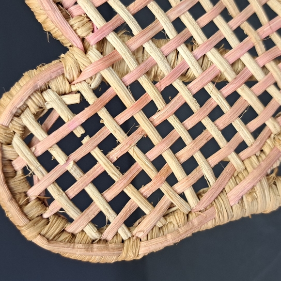 Vintage wicker heart-shaped back doll/bear  armchair - Picture 7 of 7